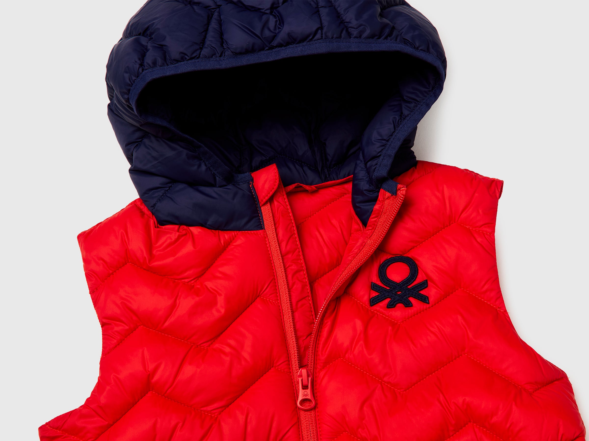 Colete acolchoado com capuz - ucb_image_DS1