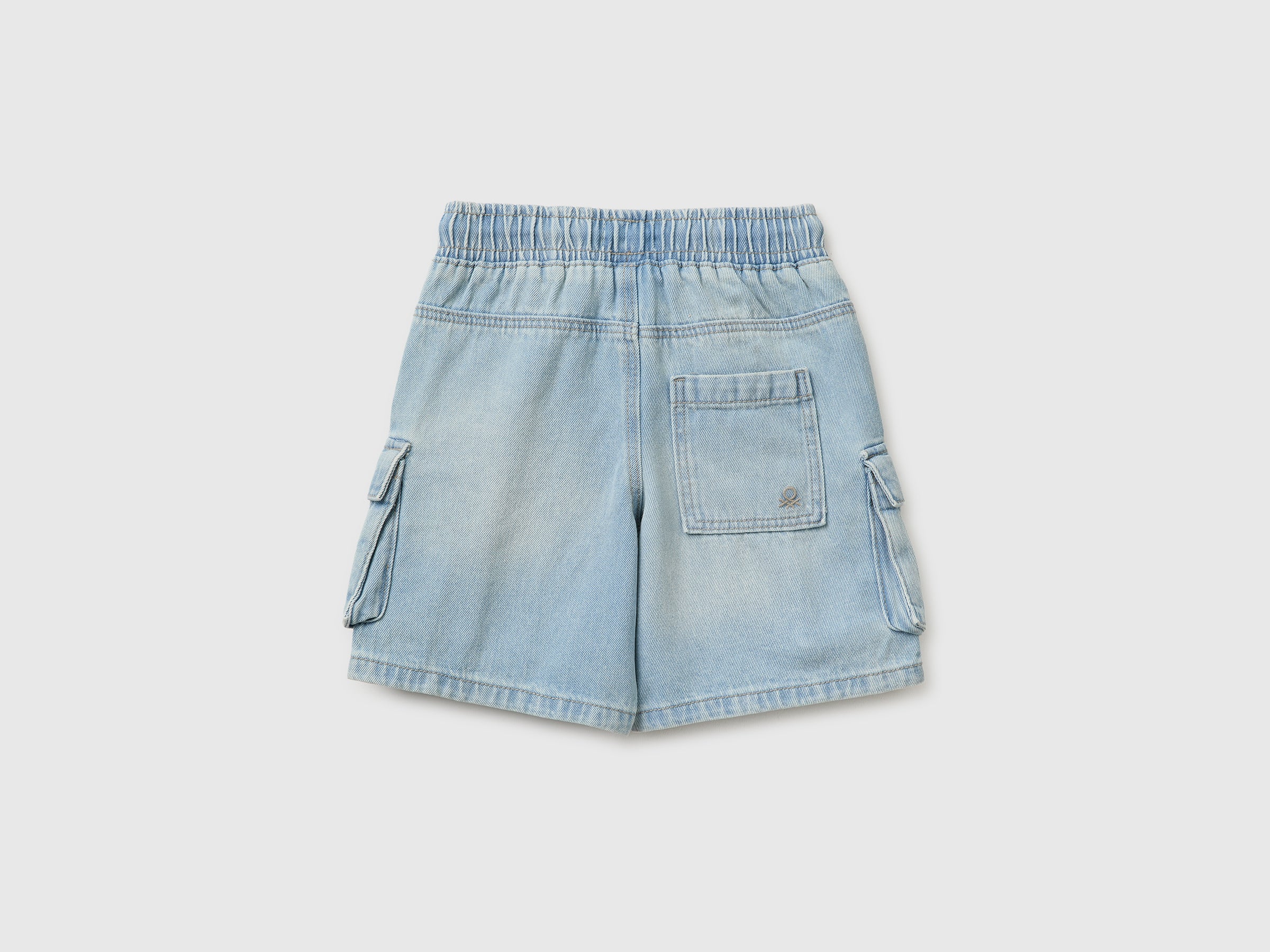 Bermudas de jeans com bolsos - ucb_image_BS