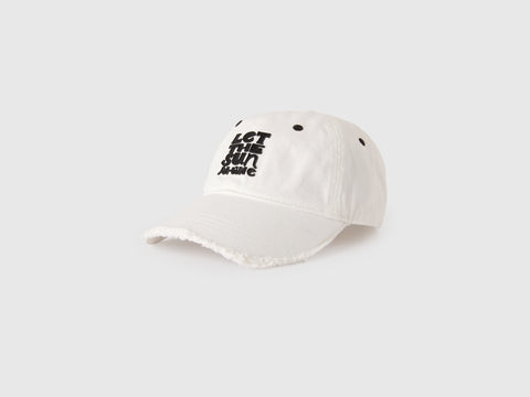 Baseball cap with 3D application - ucb_image_FS