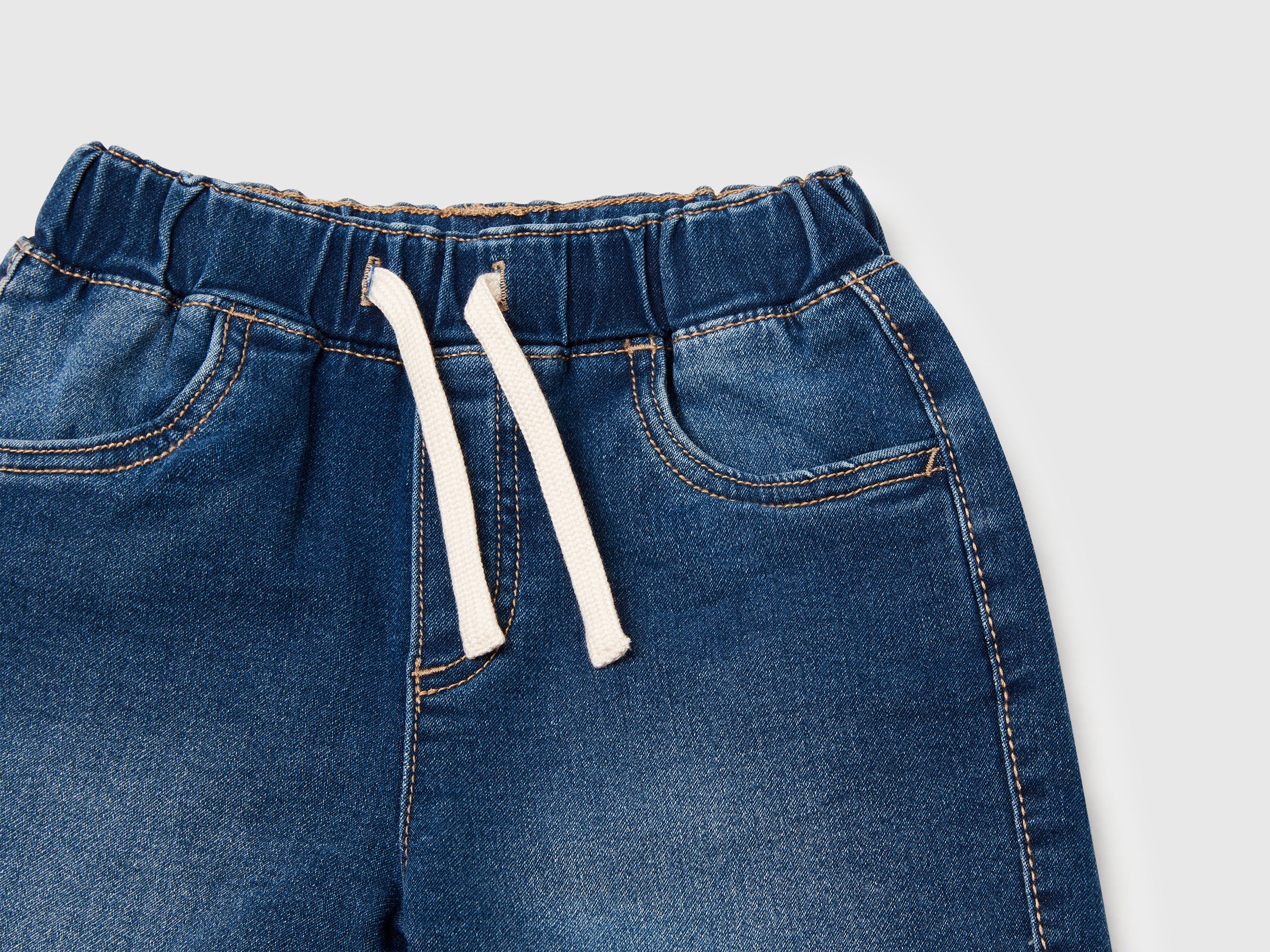 Shorts in denim elasticizzato - ucb_image_DS1
