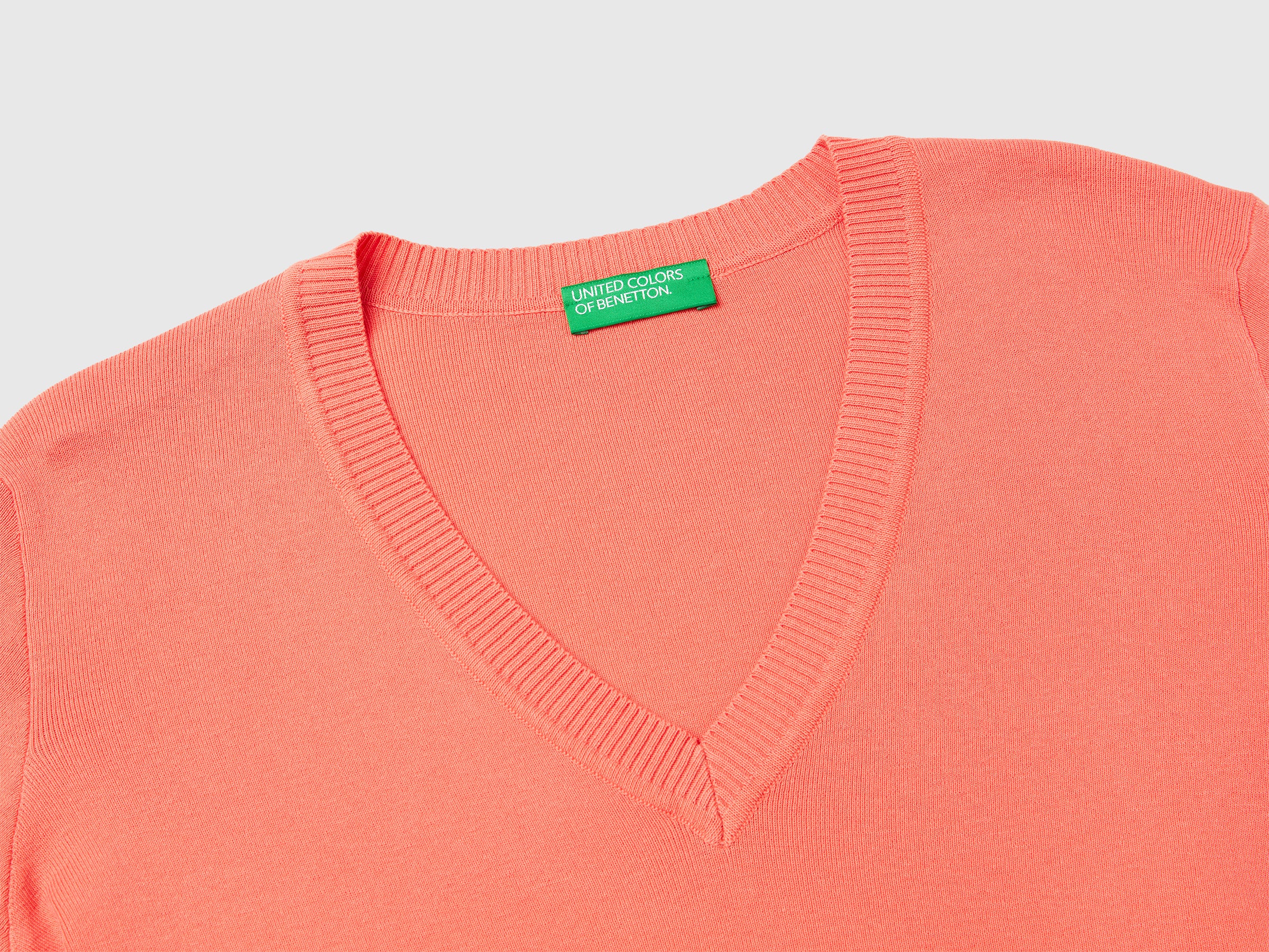 Camisola pêssego em algodão tricot com decote em V - ucb_image_DS1