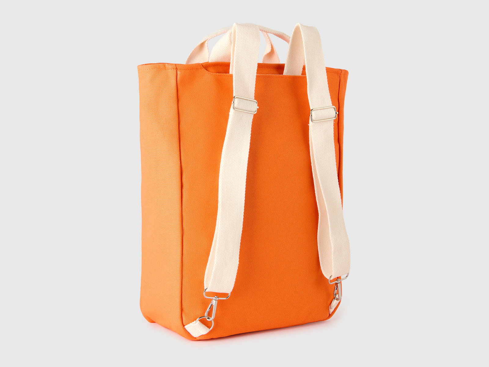 Orange backpack bag - ucb_image_BS