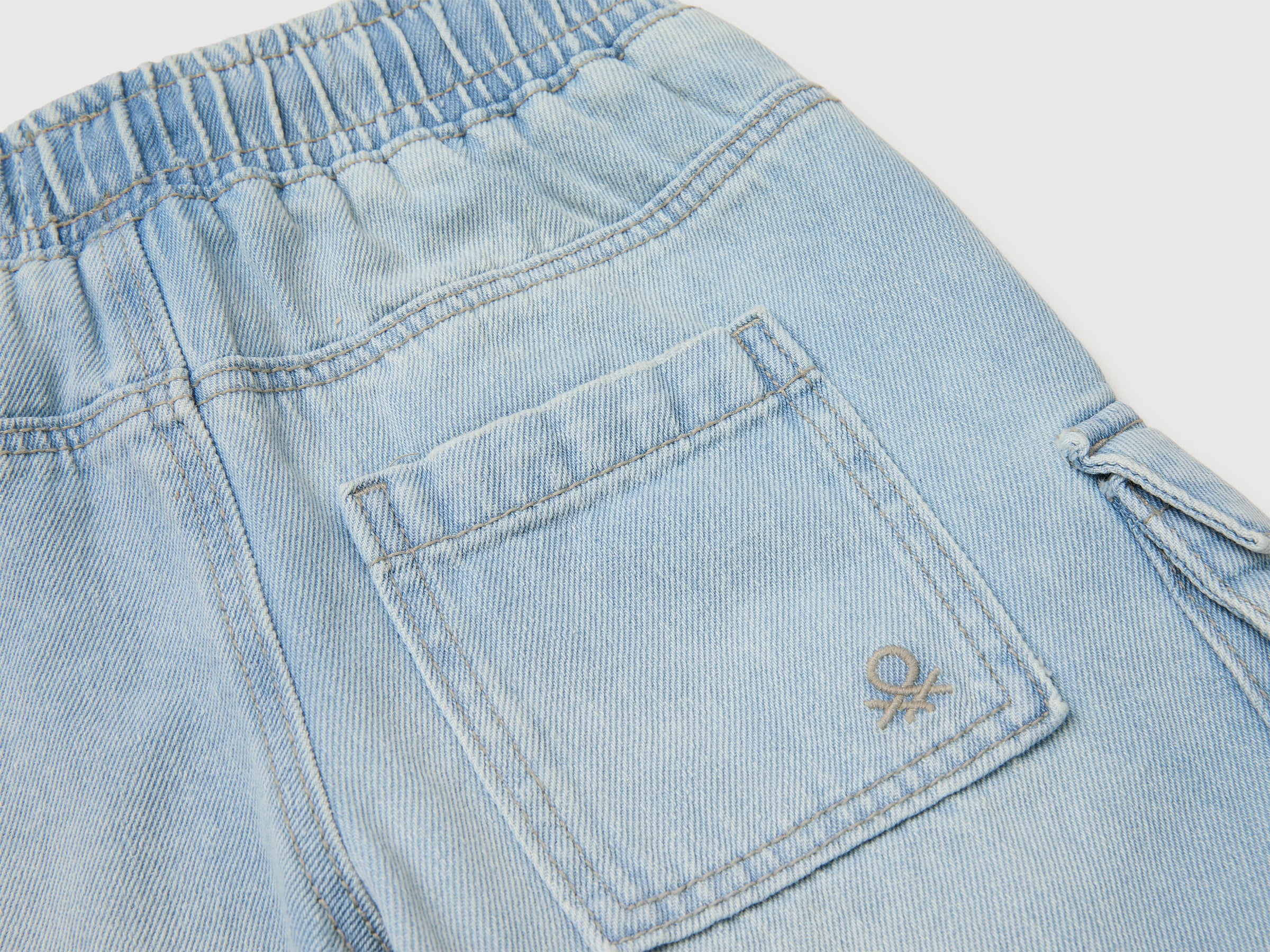 Bermudas de jeans com bolsos - ucb_image_DS1