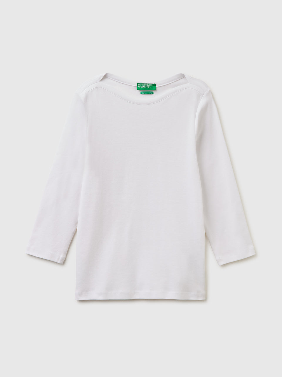 T-shirt slim fit com decote à barco - ucb_image_FS