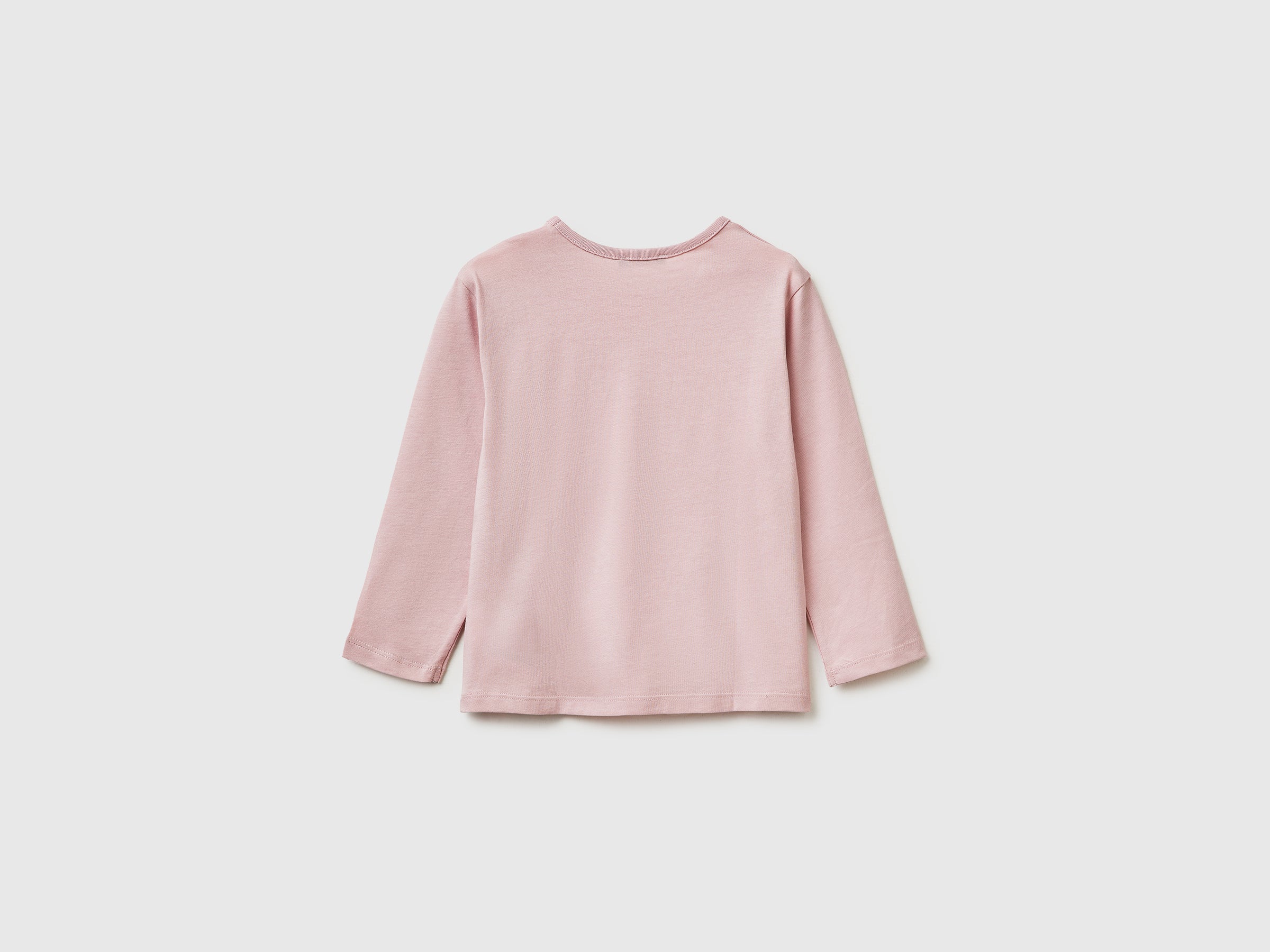 T-shirt com estampa e aplicações - ucb_image_BS