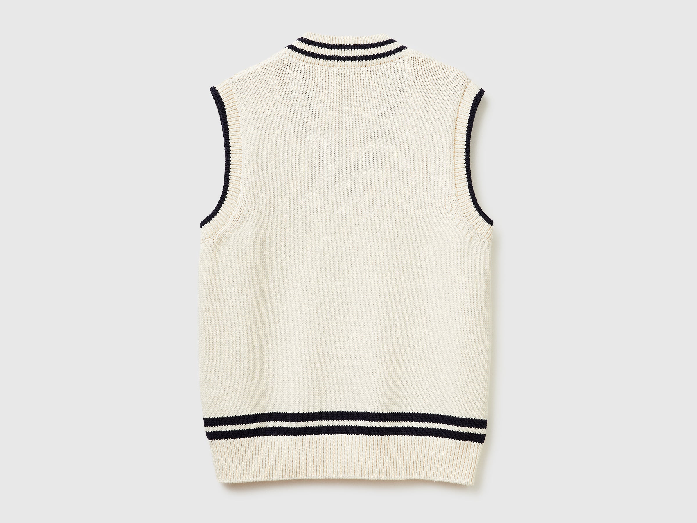 V-neck vest with braids - ucb_image_BS
