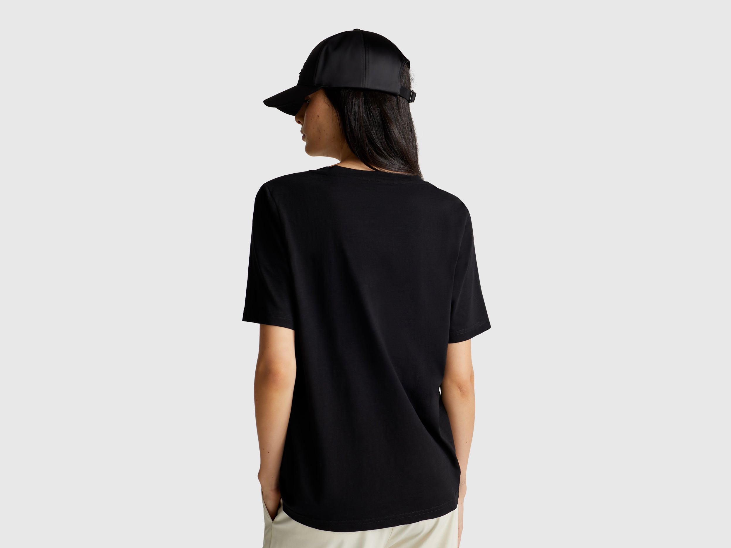 T-shirt decote em V em algodão flamé - ucb_image_B