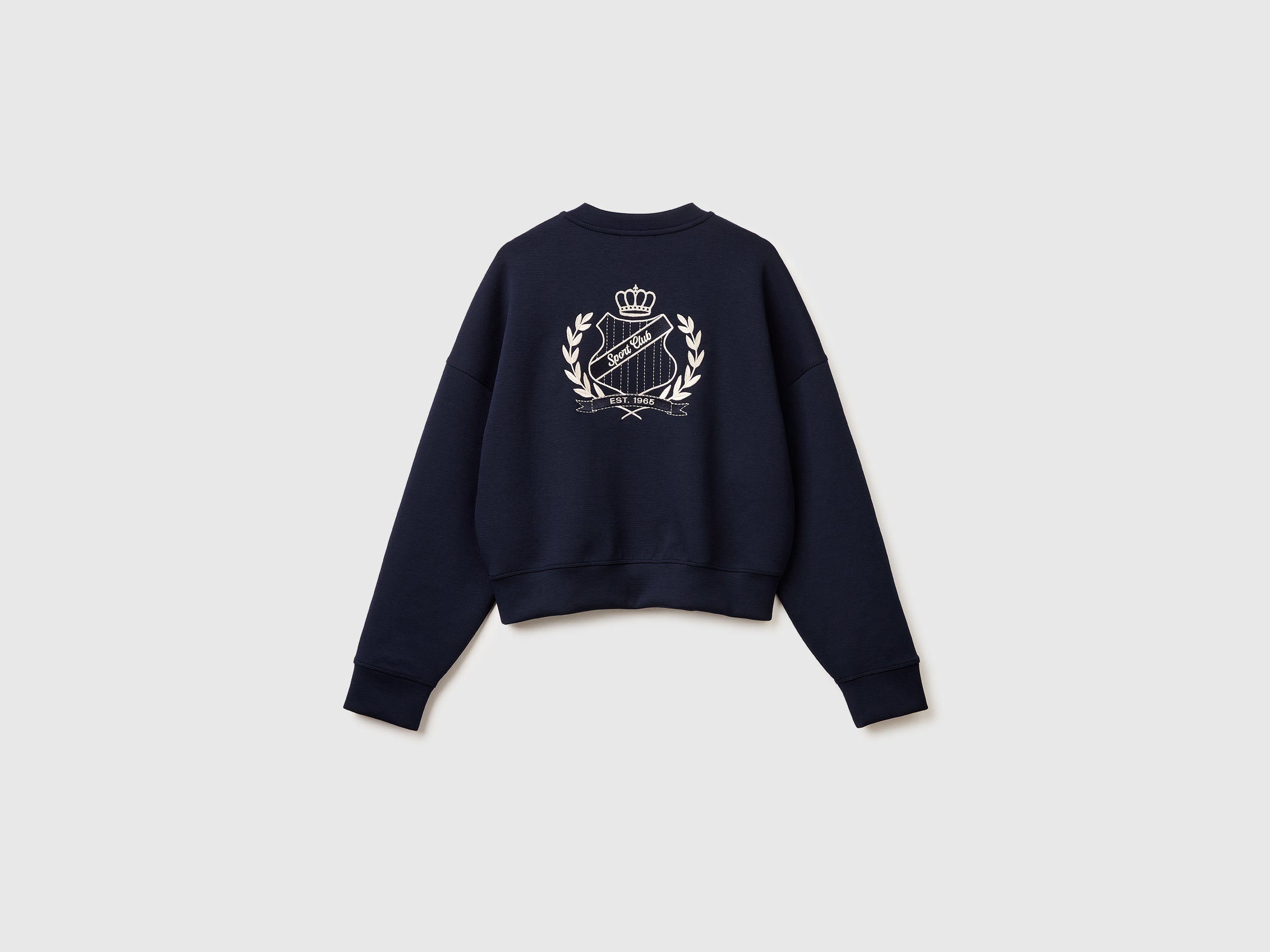 Boxy fit sweatshirt with crest on the back - ucb_image_BS