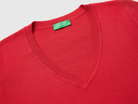 Strawberry red V-neck sweater in tricot cotton - ucb_image_DS1