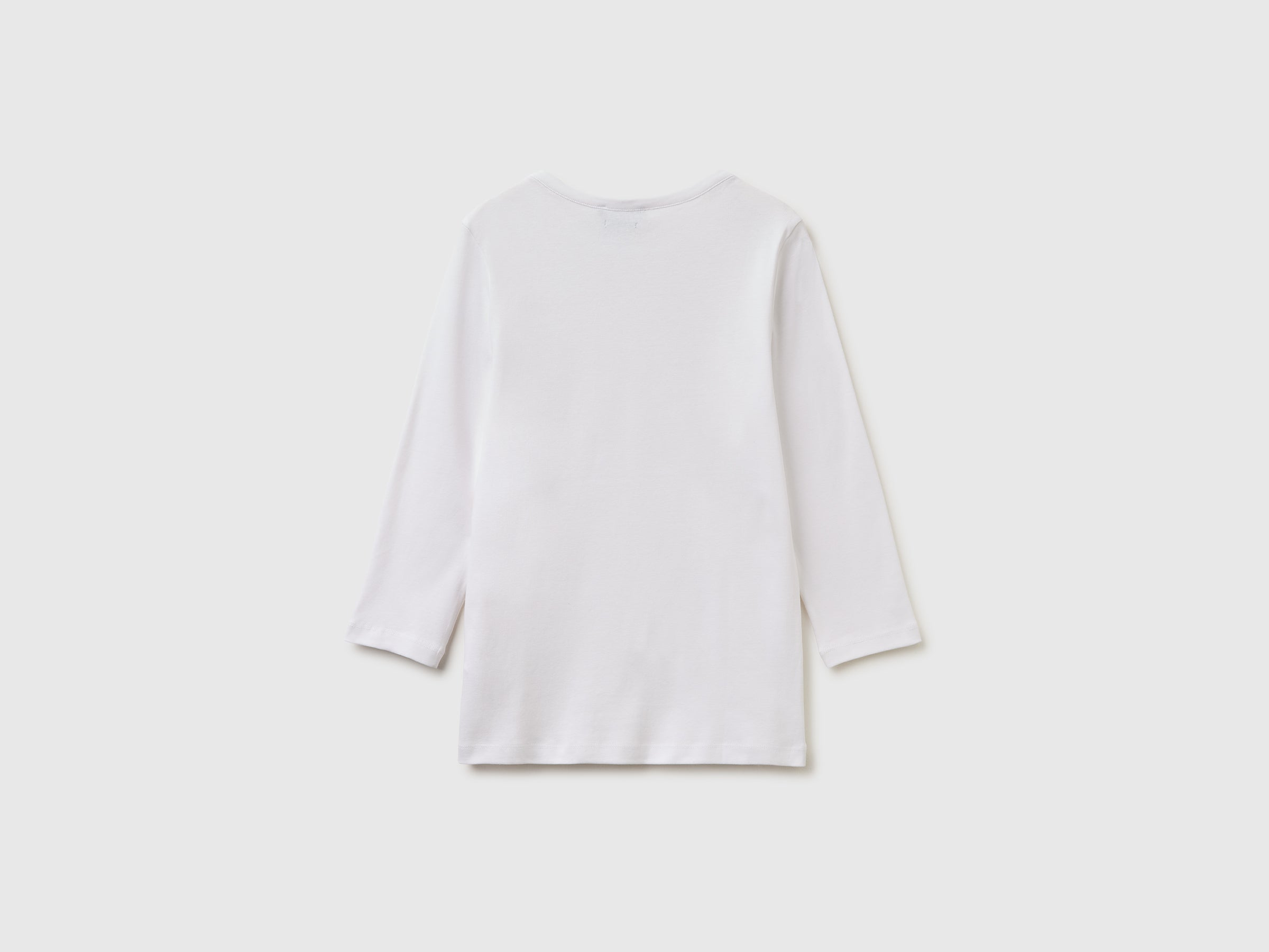 T-shirt slim fit com decote à barco - ucb_image_BS