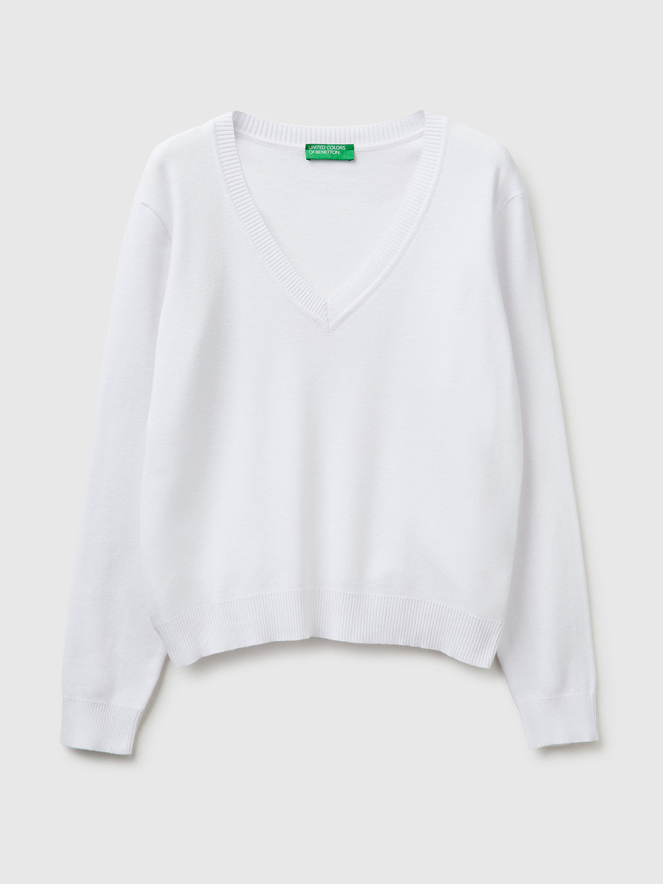 White V-neck sweater in tricot cotton - ucb_image_FS