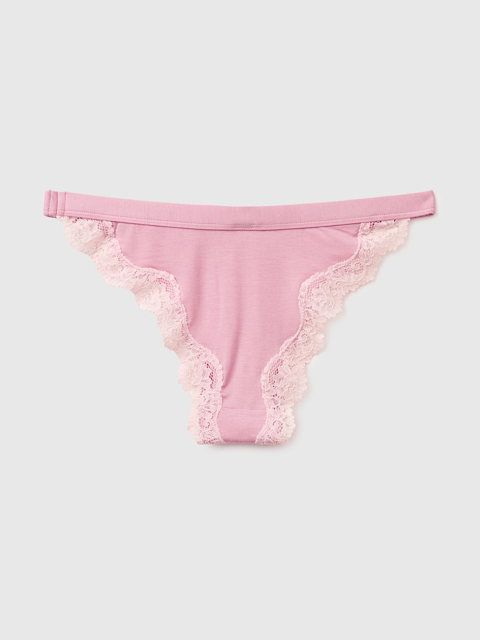 Low-cut briefs in silk blend with lace - ucb_image_BS
