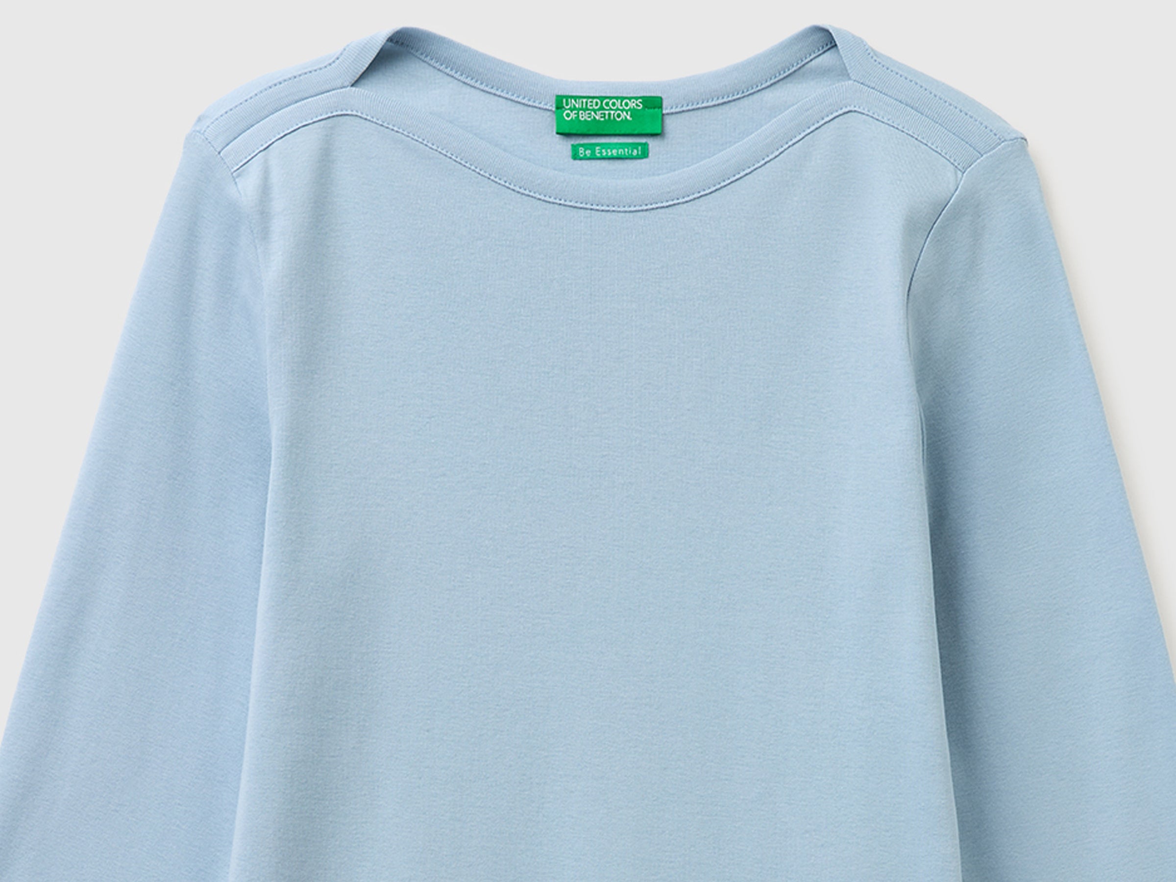 Slim fit t-shirt with boat neck - ucb_image_DS1
