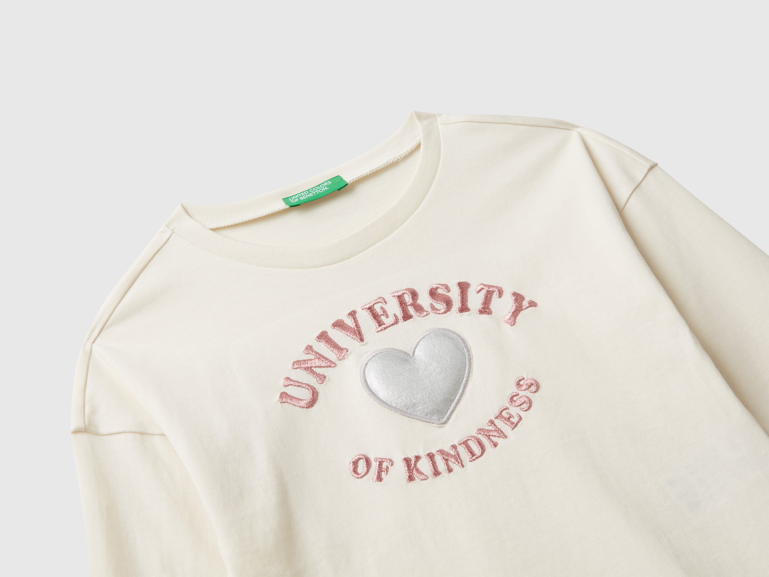 T-shirt com aplicação - ucb_image_DS1