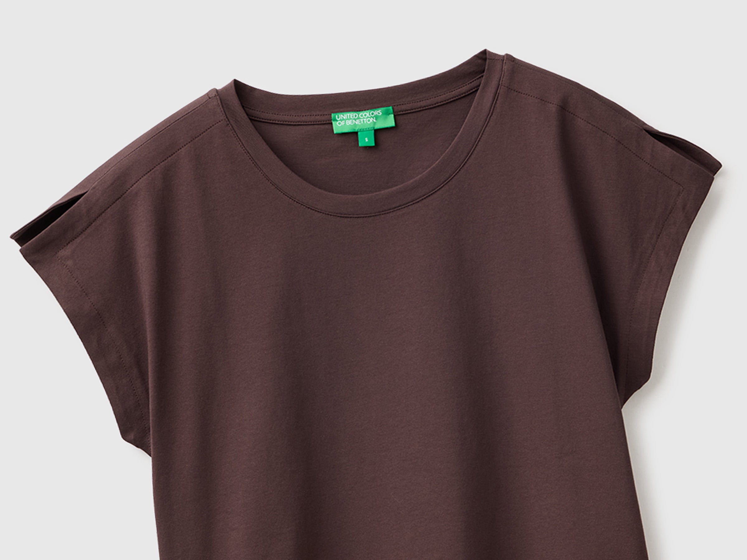 T-shirt com rachas na manga - ucb_image_FY