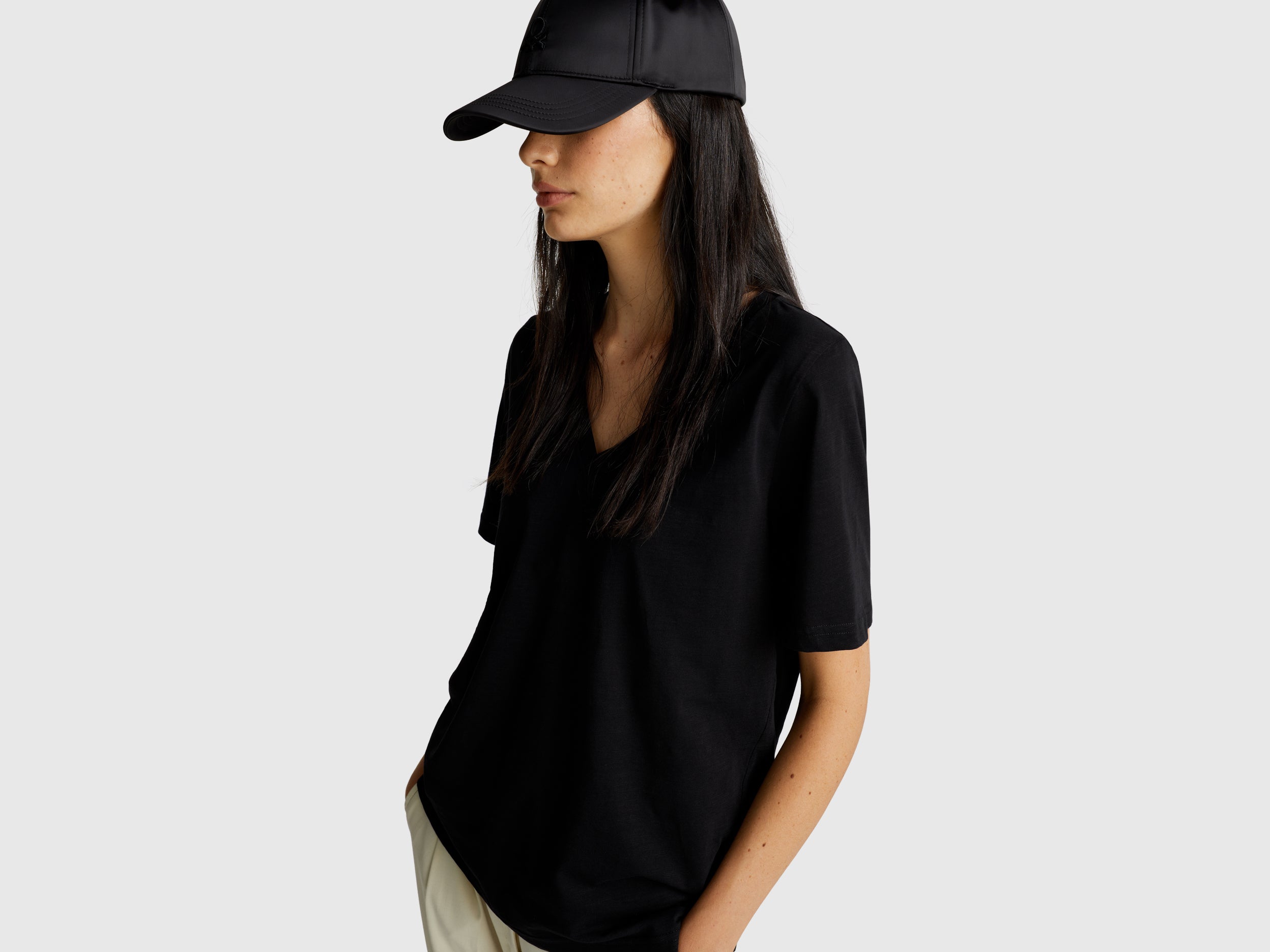 T-shirt decote em V em algodão flamé - ucb_image_FY