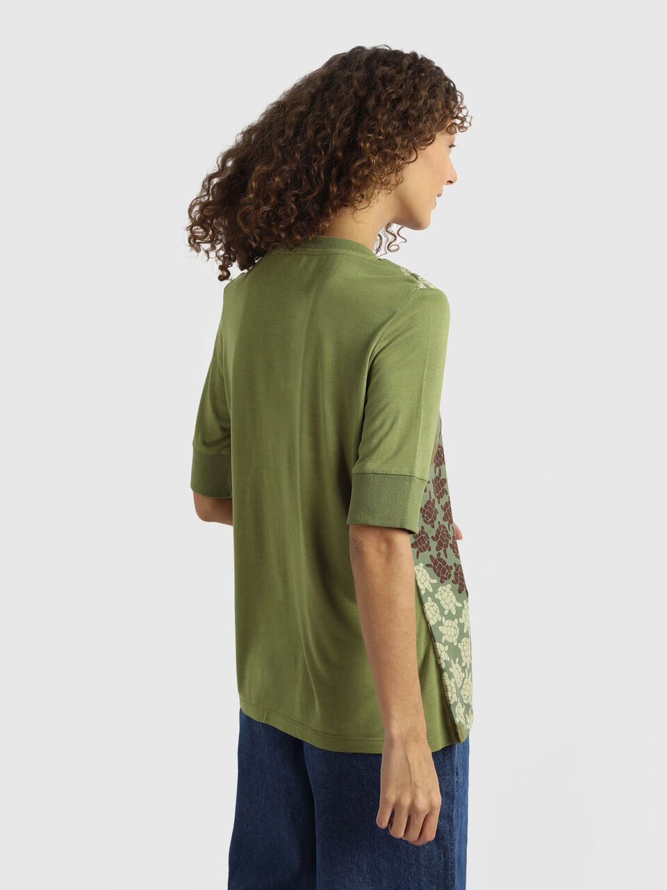 Short Sleeve Knit Woven Top Wt Turtle  Print image number null