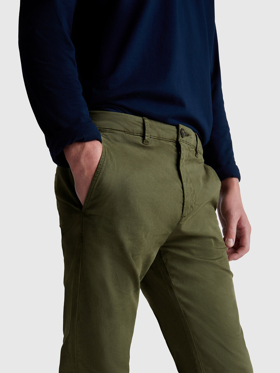 TROUSERS Men image number null