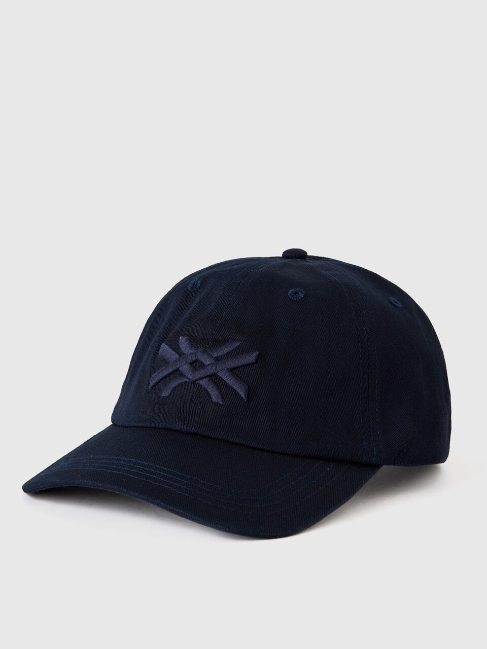 Cap with logo image number 1