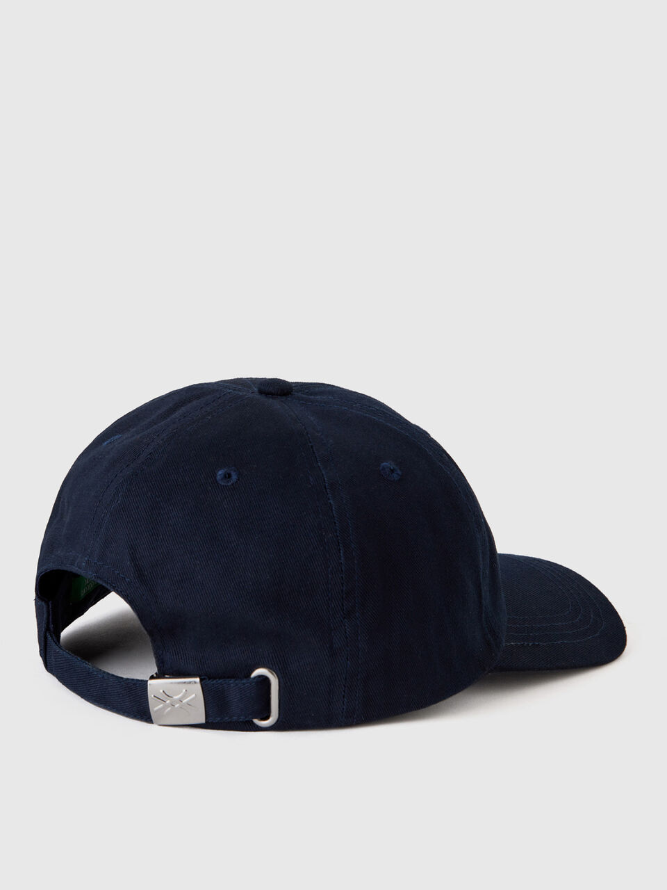 Cap with logo image number 2