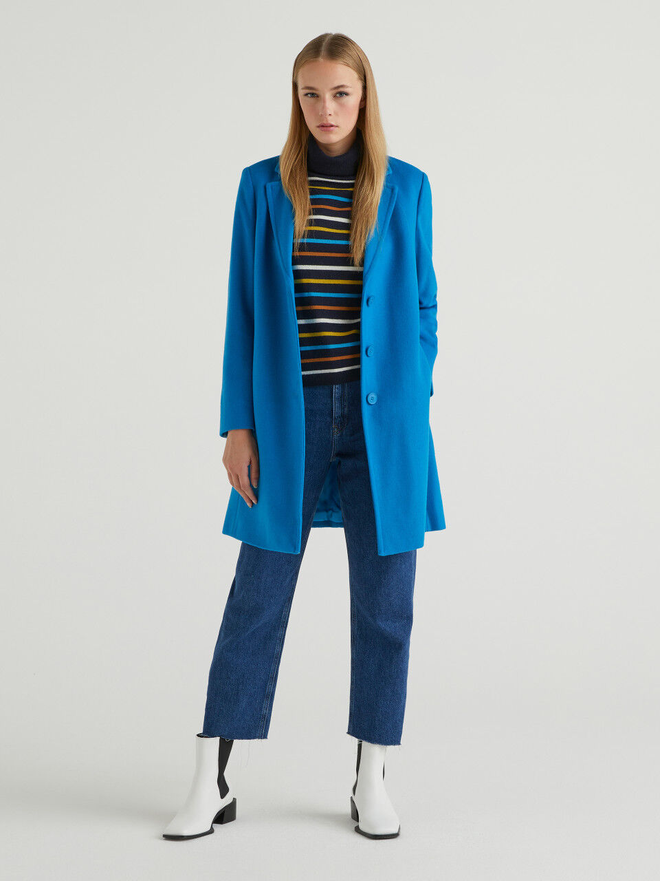 Short coat in wool blend cloth