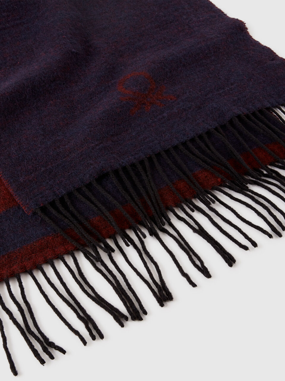 SCARF Men image number null