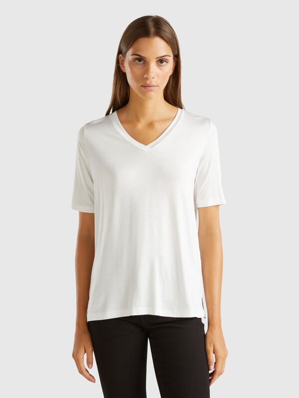 V-neck t-shirt in sustainable stretch viscose Women