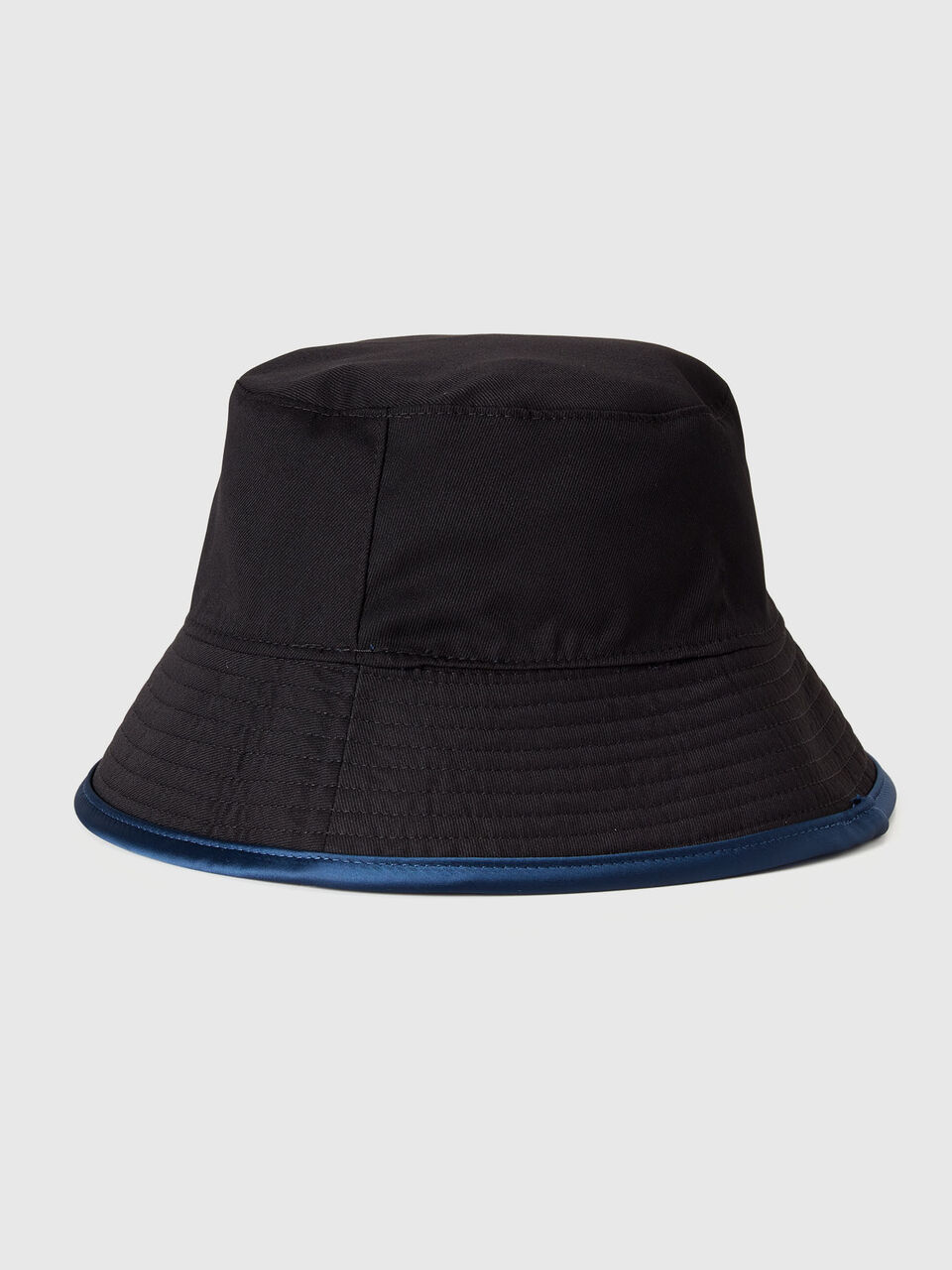 HAT Women image number 2