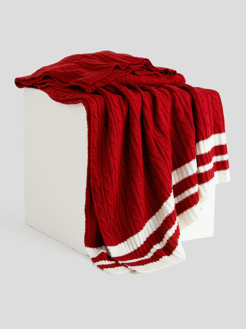 Cable knit cover image number 2