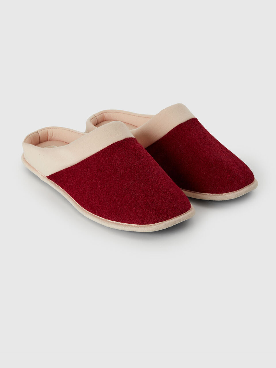 SLIPPERS image number null