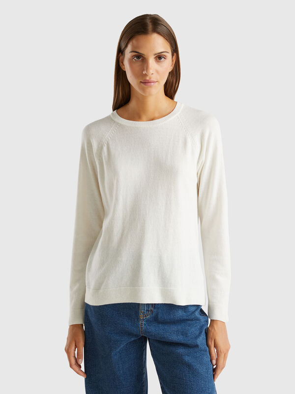 Cream crew neck sweater in cashmere and wool blend Women