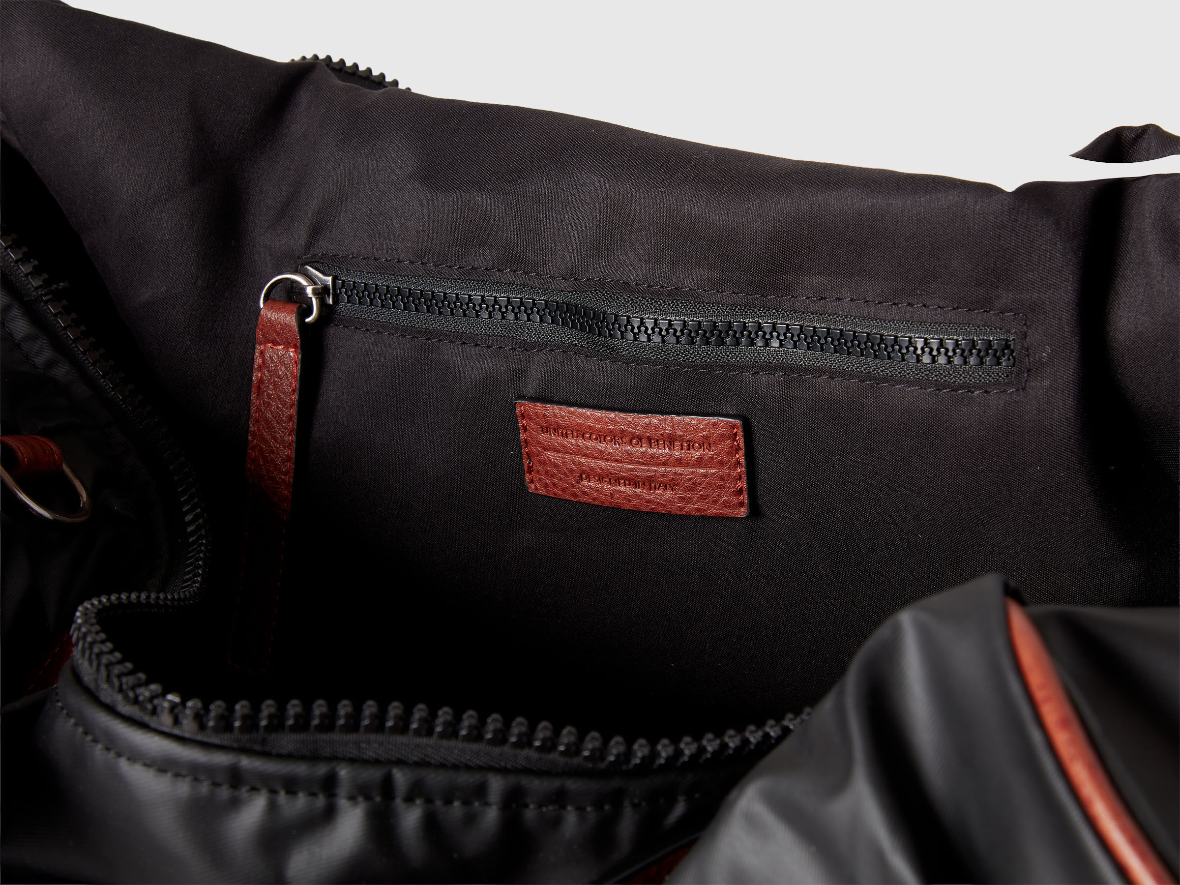 HOLDALL Men image number 3