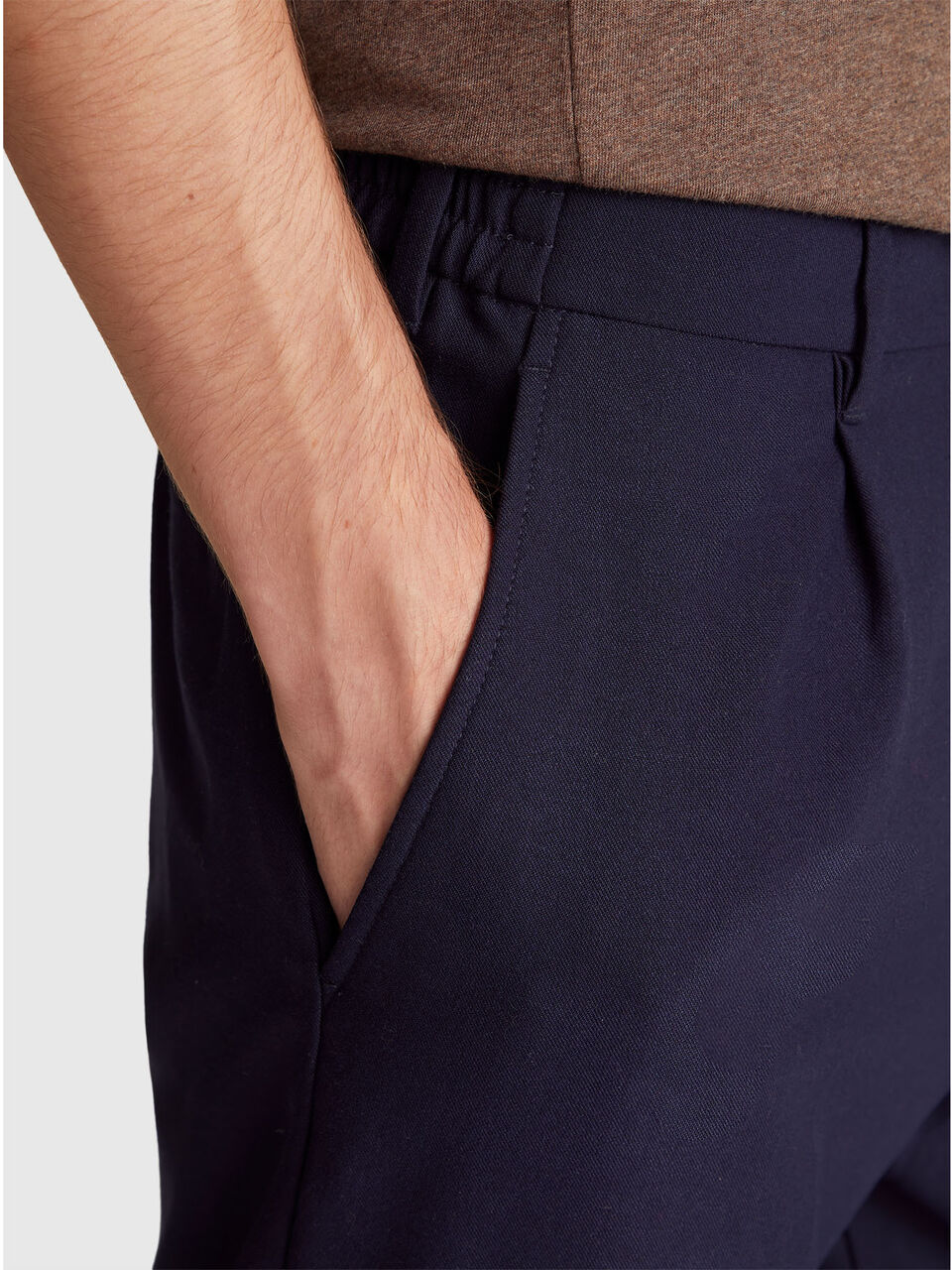TROUSERS Men image number null