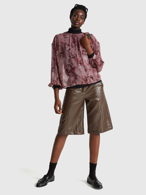 Bermudas in imitation leather Women