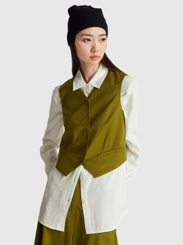 Vest in wool and viscose blend Vest in wool and viscose blend Women