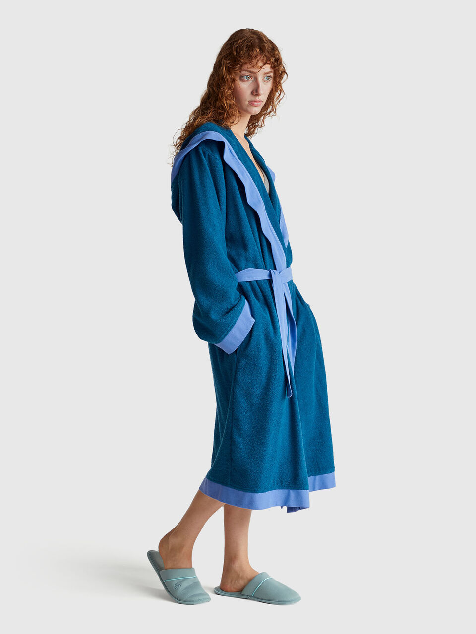 BATH GOWN image number null