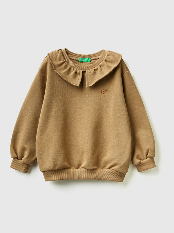 Sweatshirt with collar and "BE" embroidery