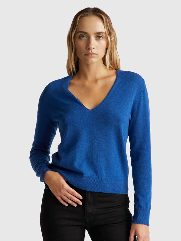 Blue V-neck sweater in pure Merino wool Women