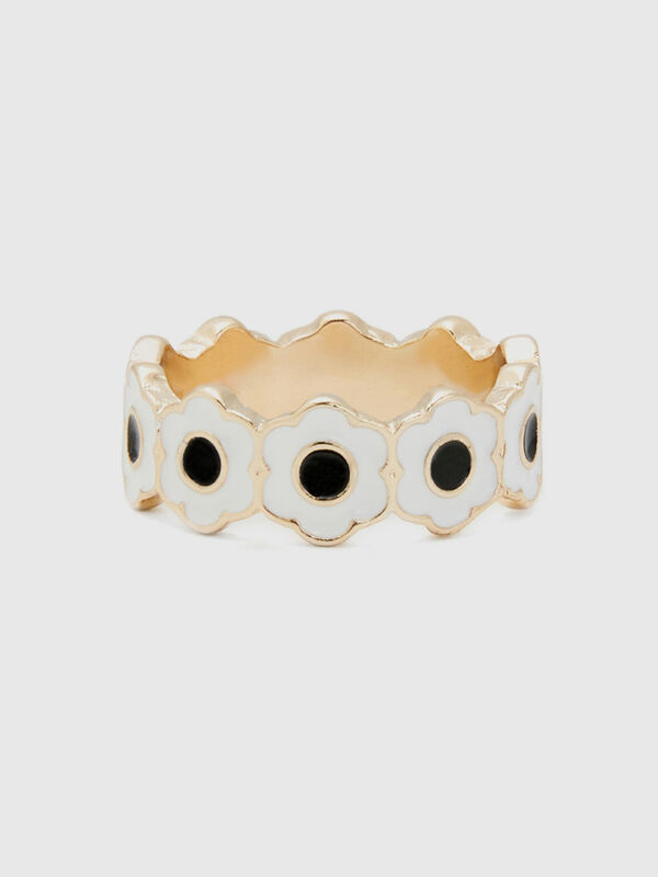Gold ring with white flowers Women