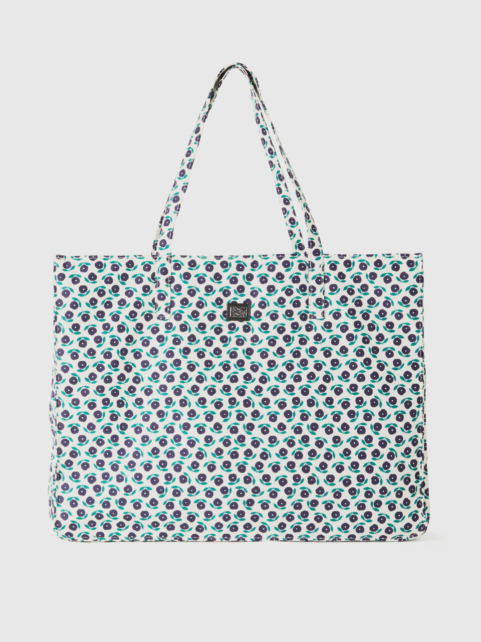 Benetton shop shoulder bags