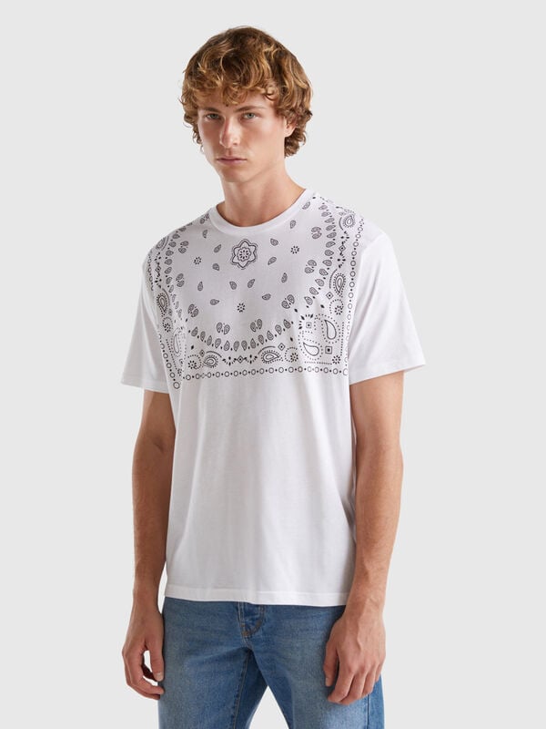 T-shirt with bandana print Men