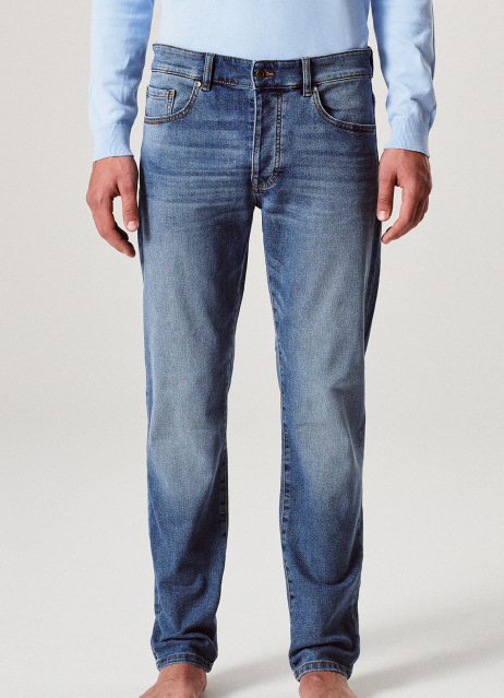 
Men's Slim Fit Jeans
